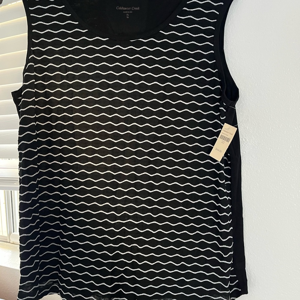 Coldwater Creek Black and White Wave Pattern Tank